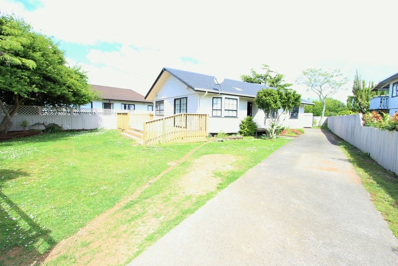 98 Burundi Avenue, Clendon Park, Auckland - Carousel 1