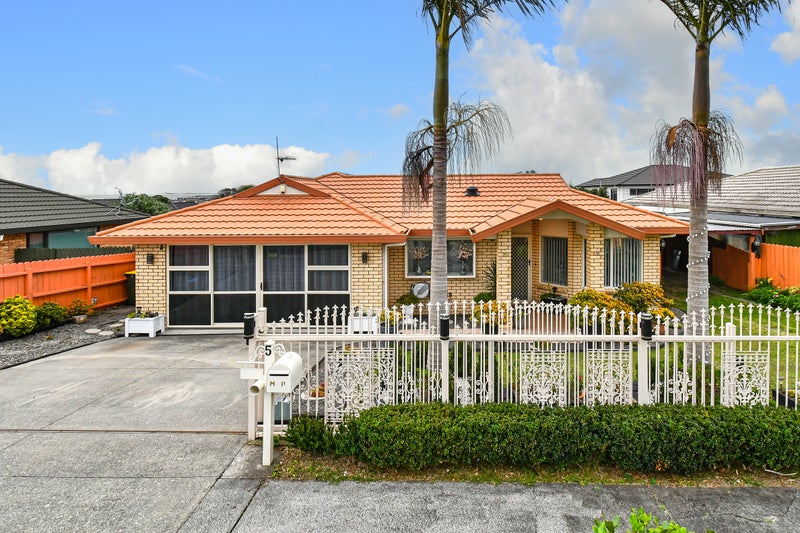 5 Crossandra Drive, Mangere, Auckland - Carousel 1