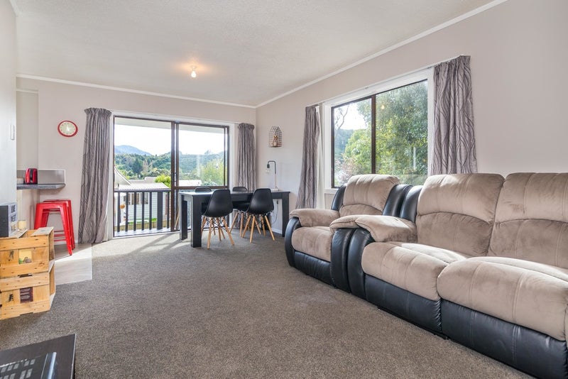 16 Crystal Grove, Birchville, Upper Hutt - Carousel 2