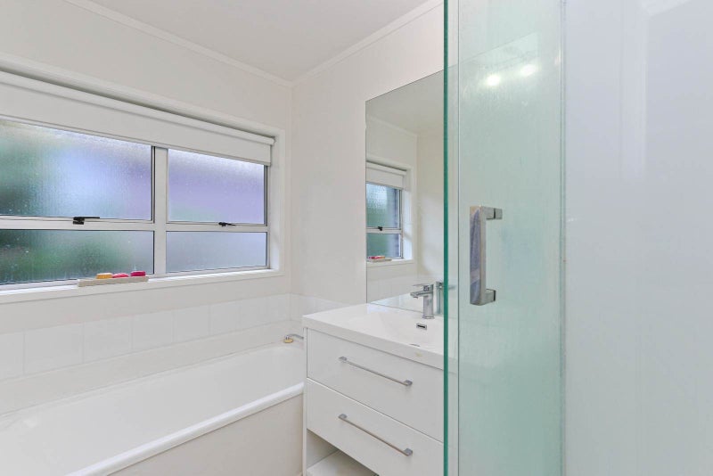1/27 Brookfield Avenue, Onehunga, Auckland - Carousel 10