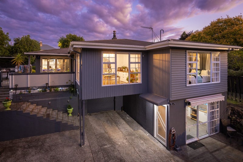 13 Moore Street, Forest Lake, Hamilton - Carousel 1