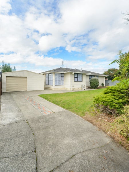 8 Adams Place, Kelvin Grove, Palmerston North - Carousel 1