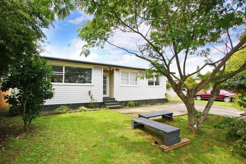 32 Antrim Crescent, Otara, Auckland - Carousel 1
