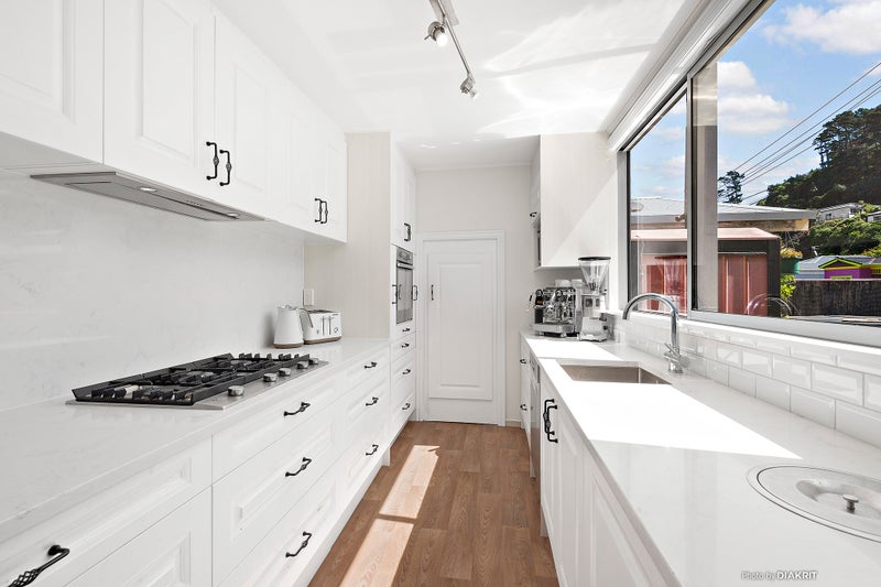 13 Medway Street, Island Bay, Wellington - Carousel 2