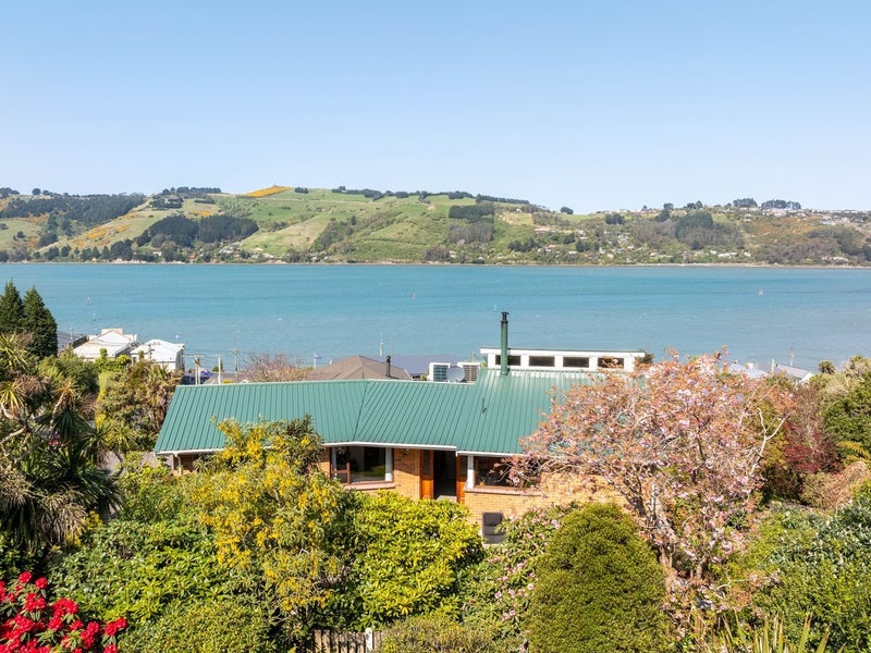 11 Wanaka Street, Ravensbourne, Dunedin - Carousel 1