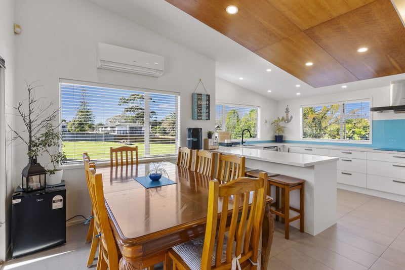 11 Toomer Place, Beachlands, Auckland - Carousel 2