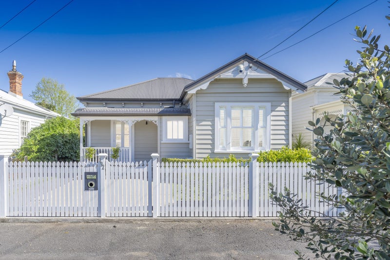 92 Burnley Terrace, Sandringham, Auckland - Carousel 1