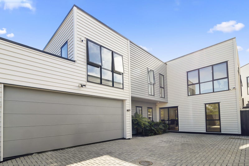 13B Sloane Street, Glen Innes, Auckland - Carousel 1