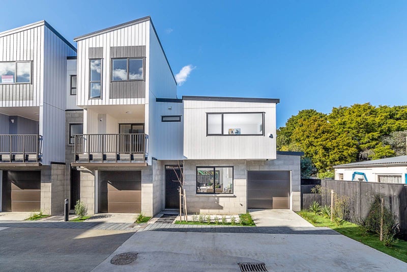 20 Houkura Way, Sandringham, Auckland - Carousel 1