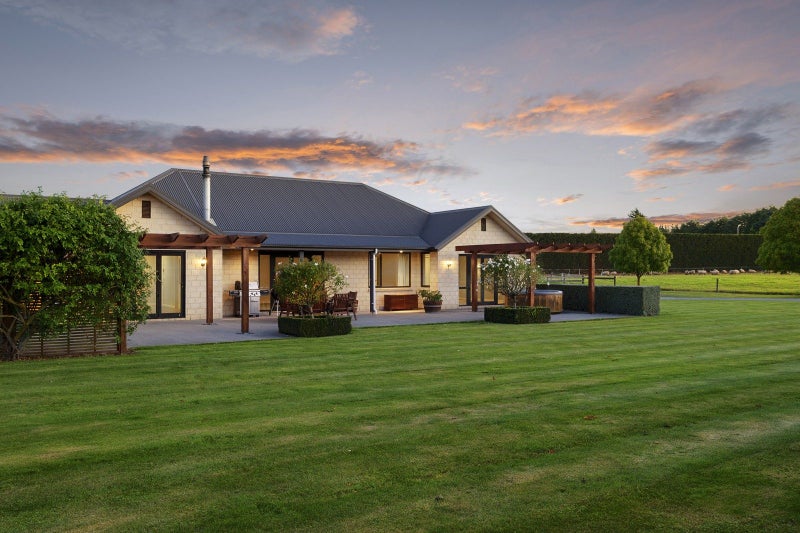 1/736 Sandy Knolls Road, Christchurch - Carousel 1