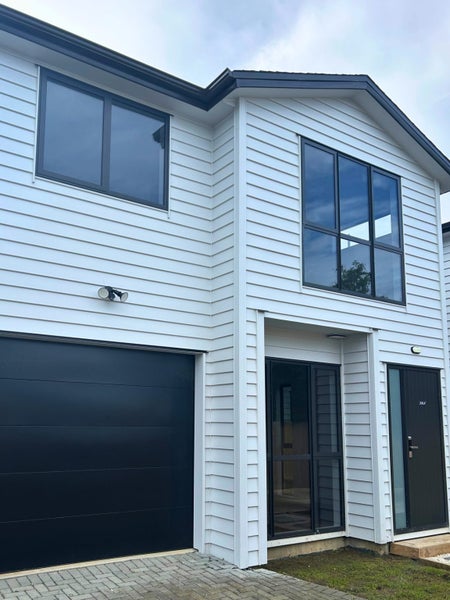 306 Bucklands Beach Road, Bucklands Beach, Auckland - Carousel 1