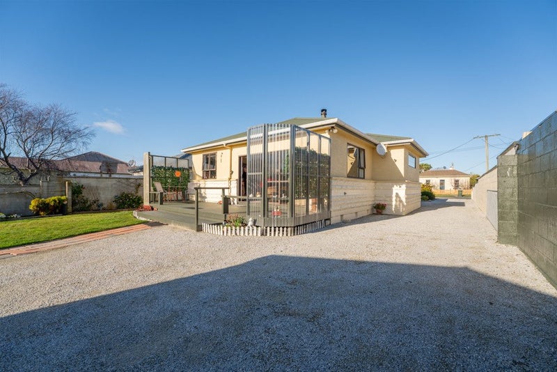 24 Orwell Street, Oamaru - Carousel 1
