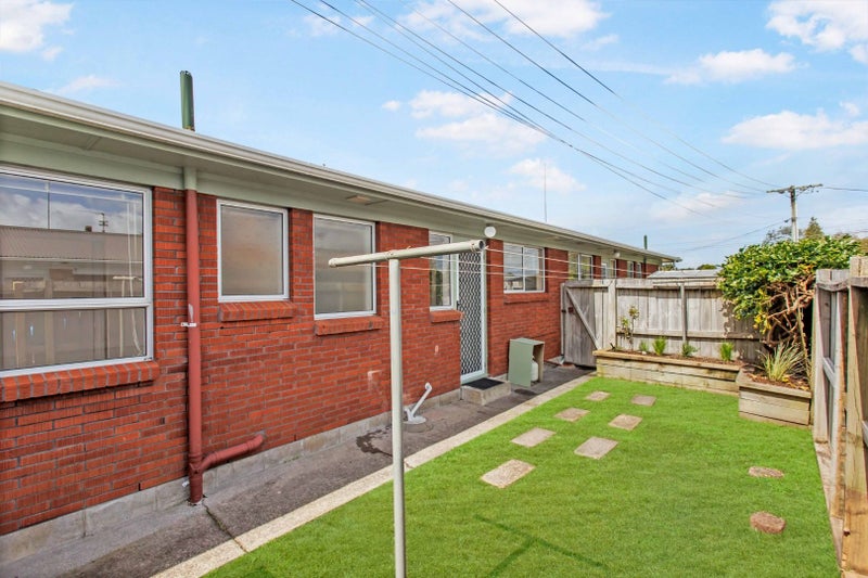 2/5 Sylvan Crescent, Te Atatu South, Auckland - Carousel 13
