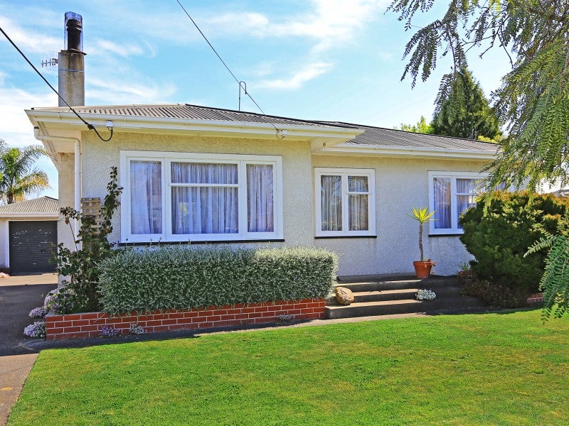 217 Tudor Avenue, Mayfair, Hastings - Carousel 1