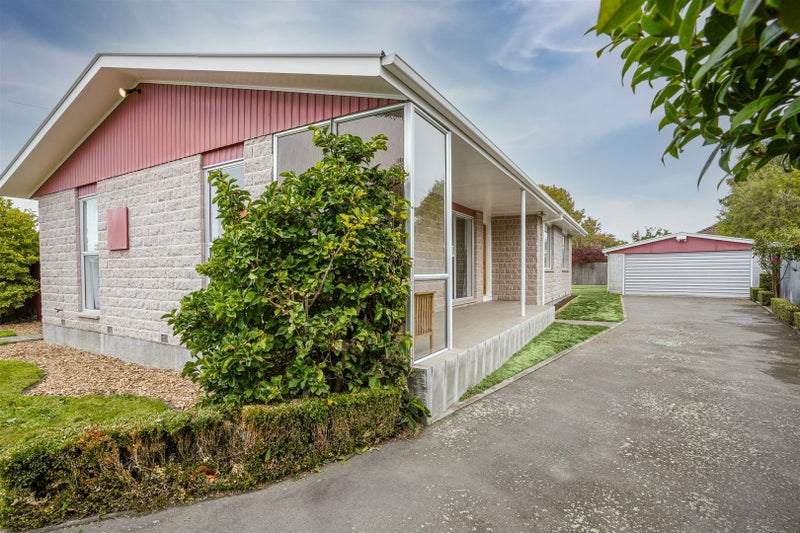 7 Panckhurst Drive, Woodend, Woodend - Carousel 2