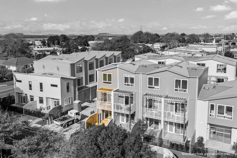 10/2 Moor Avenue, Te Atatu Peninsula, Auckland - Carousel 15