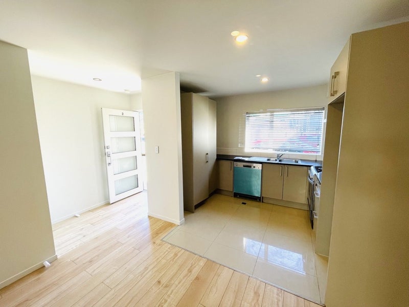 2/4 Littler Place, Hamilton East, Hamilton - Carousel 43