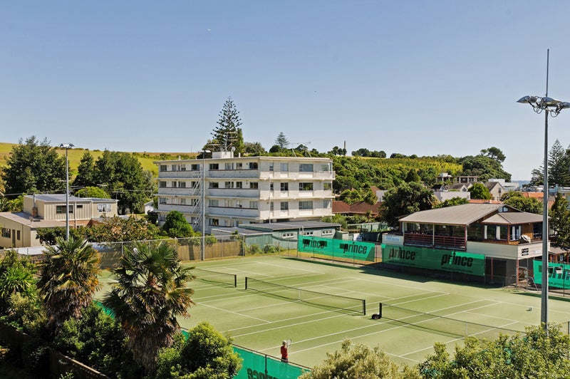 3/10 Tagalad Road, Mission Bay, Auckland - Carousel 1