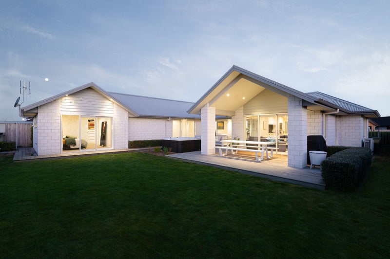 46 Helen June Avenue, Flagstaff, Hamilton - Carousel 1