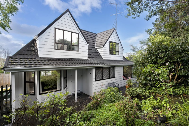 1/6 Miraka Place, Birkenhead, Auckland - Carousel 1