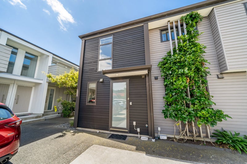 6/74 Derwent Street, Island Bay, Wellington - Carousel 2