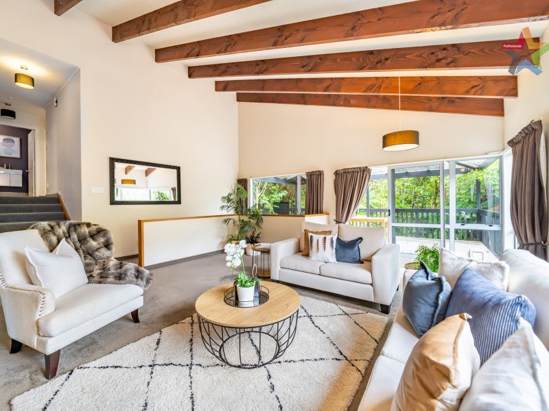 498 Stokes Valley Road, Stokes Valley, Lower Hutt - Carousel 1