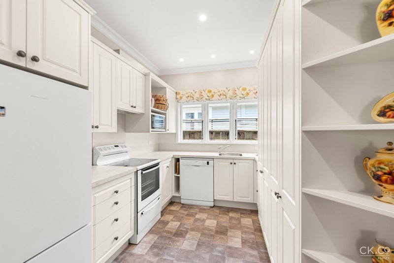 25 Maire Street, Woburn, Lower Hutt - Carousel 2