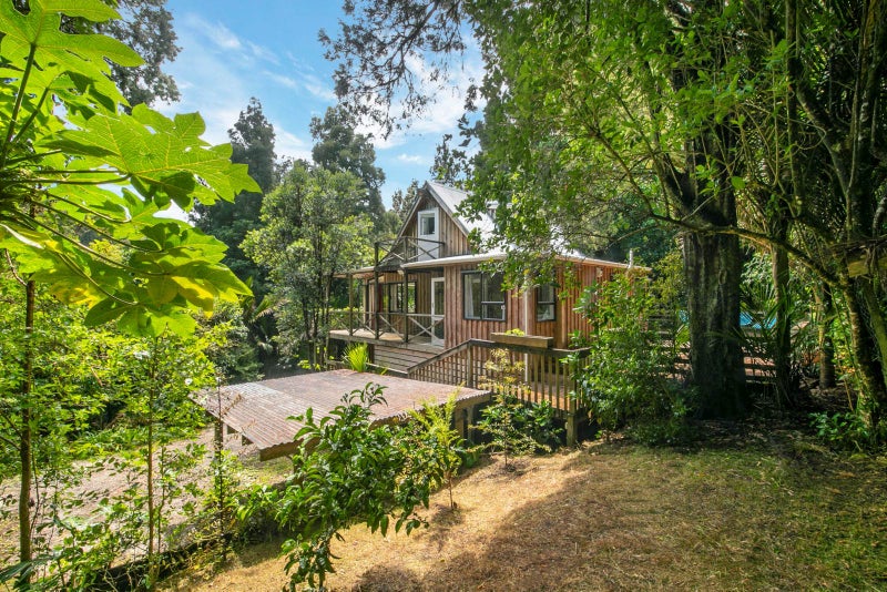 47 Western Road, Laingholm, Auckland - Carousel 1