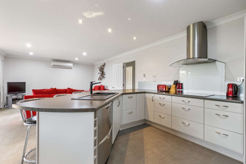 13 Breaker Grove, Waiuku, Waiuku - Carousel 2