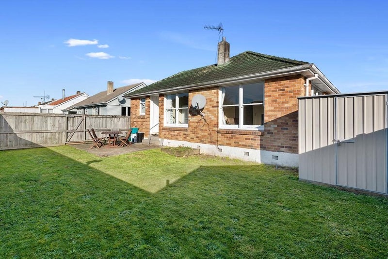 7 Slim Street, Bader, Hamilton - Carousel 2