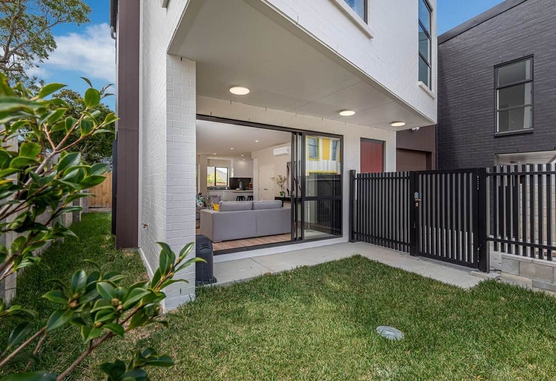 4B Merfield Street, Glen Innes, Auckland - Carousel 1