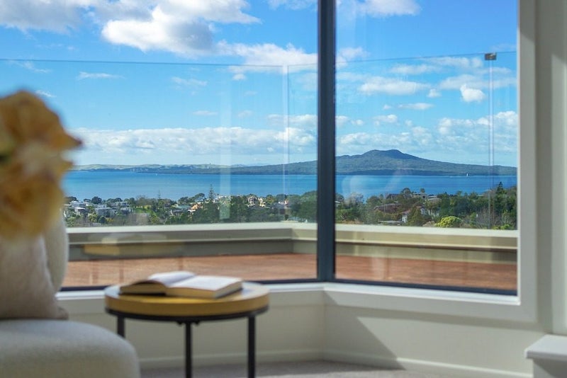 41 Aberdeen Road, Castor Bay, Auckland - Carousel 1