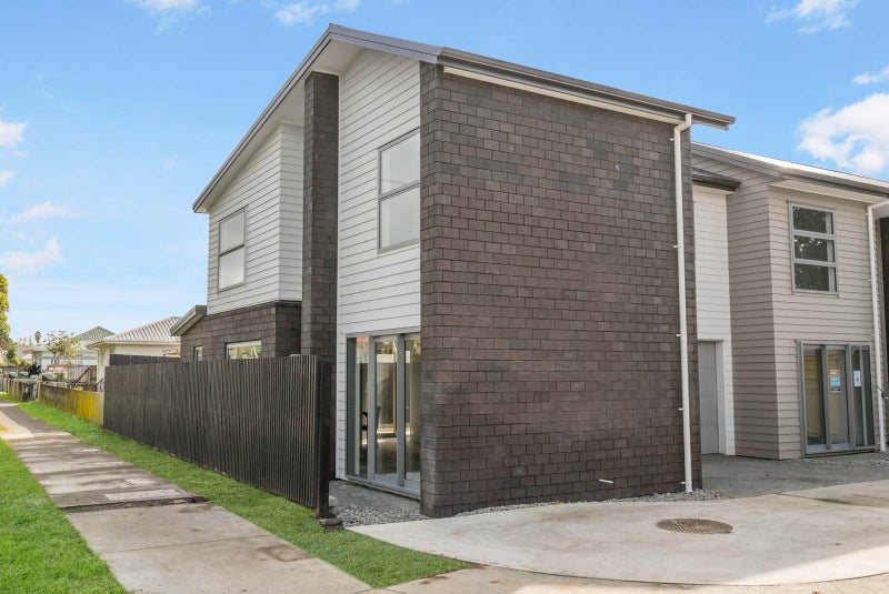 100A Point England Road, Point England, Auckland - Carousel 1