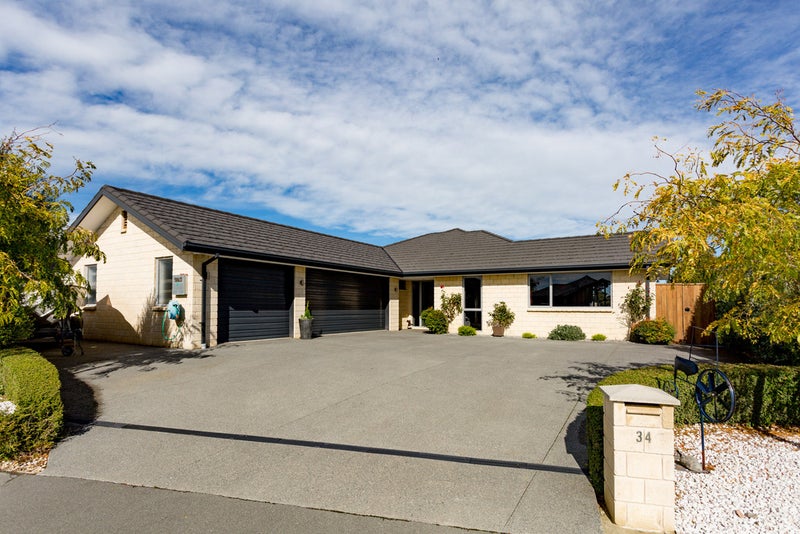 34 Mariposa Crescent, Aidanfield, Christchurch - Carousel 1