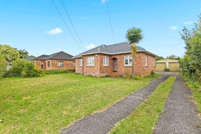 13 Regent Street, Papatoetoe, Auckland - Carousel 1