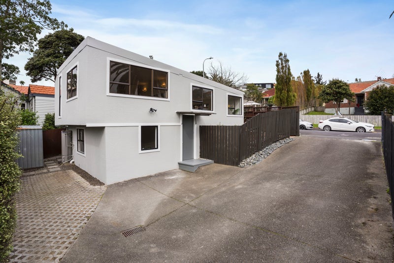 70 Tautari Street, Orakei, Auckland - Carousel 1