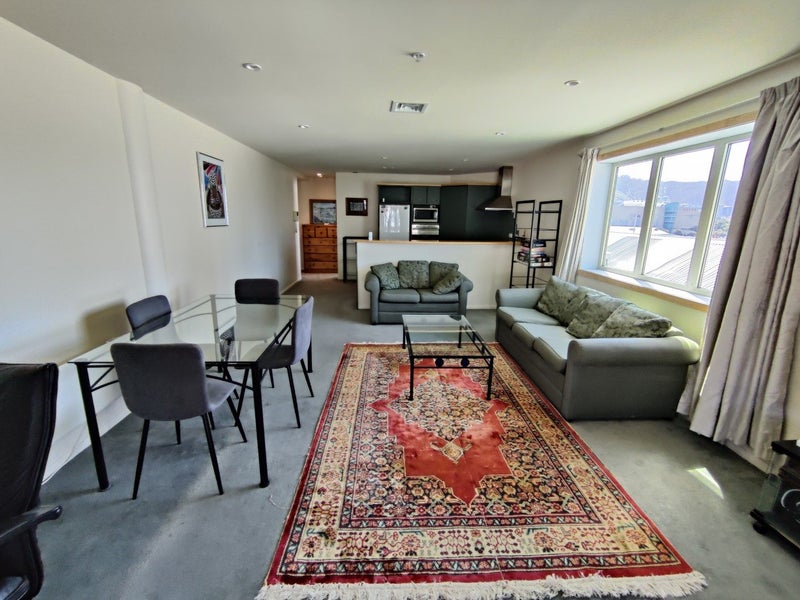 5D/5 Kent Terrace, Mount Victoria, Wellington - Carousel 2