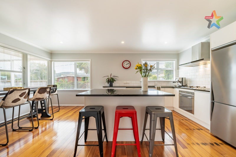 7 Rosebank Avenue, Avalon, Lower Hutt - Carousel 2