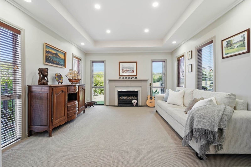 43 Bronwylian Drive, Flat Bush, Auckland - Carousel 2