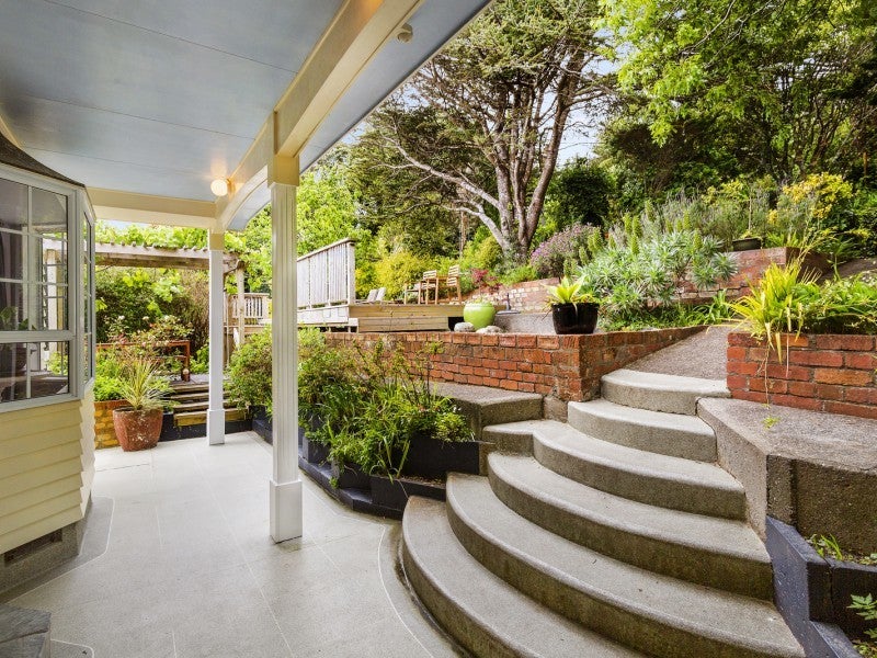 3 Mayfair Place, Tawa, Wellington - Carousel 1