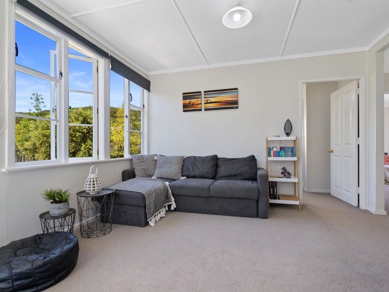 11 Cleland Crescent, Naenae, Lower Hutt - Carousel 2