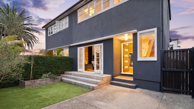 1092 Great North Road, Point Chevalier, Auckland - Carousel 1