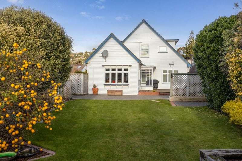 19 The Quadrant, Miramar, Wellington - Carousel 1