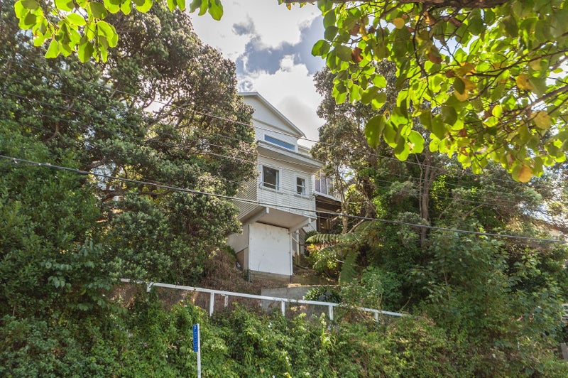 80 Kelburn Parade, Kelburn, Wellington - Carousel 1