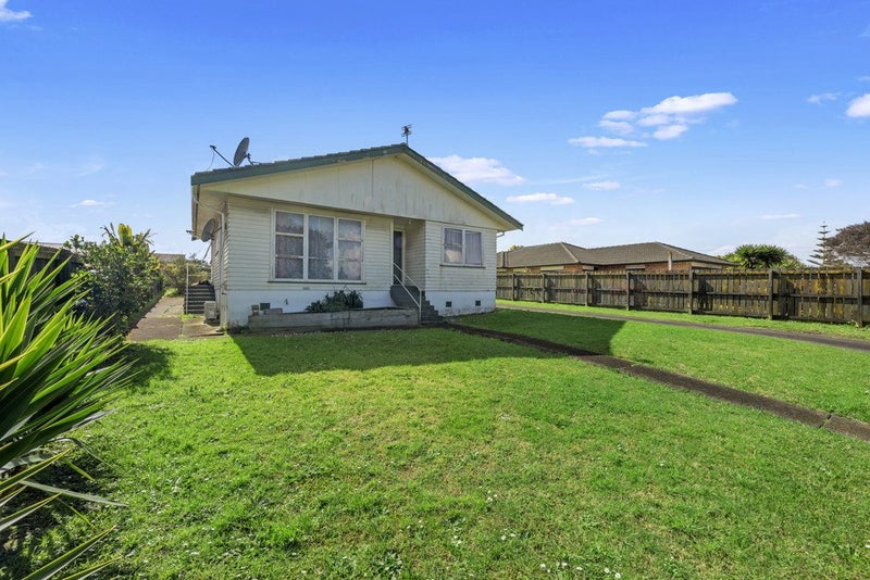 3 Chalfont Street, Mangere East, Auckland - Carousel 2