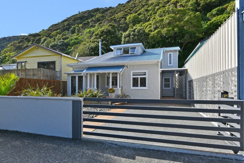 221 Muritai Road, Eastbourne, Lower Hutt - Carousel 21