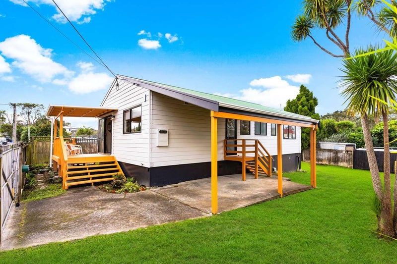 42 Stottholm Road, Titirangi, Auckland - Carousel 1