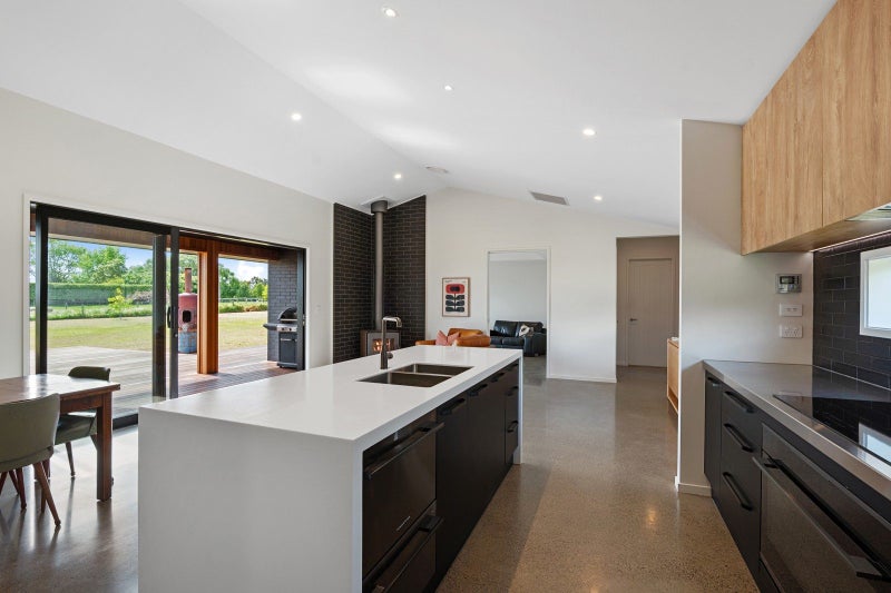 154 River Road, Christchurch - Carousel 2