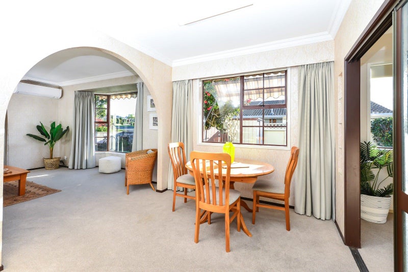 16 Cattanach Street, St Andrews, Hamilton - Carousel 1