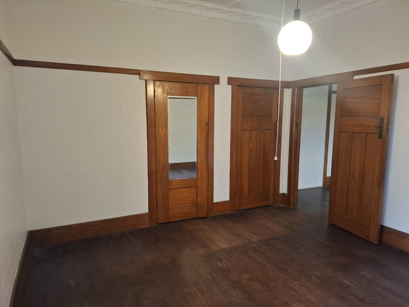 3/4 Kitchener Street, Claudelands, Hamilton - Carousel 1